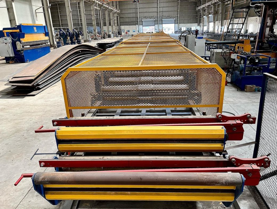 Leading in Steel Structures